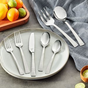 Cubiertos de metal de diseño ornamental con mangos de inspiración popular hechos a mano para experiencias gastronómicas étnicas y necesidades de regalo - Product Image 3