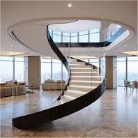 Marches et contremarches d'escalier sculptées de luxe pour villa, design de mode, blanc avec motif en bois, pour intérieur
