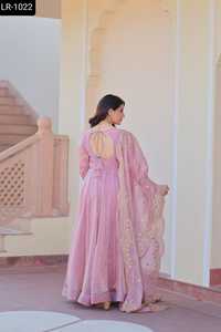 Vêtements ethniques indiens Fendy robe en mousseline de soie avec paillettes Multi brodé travail anarkali robes avec Dupatta avec grande taille disponible - Product Image 4