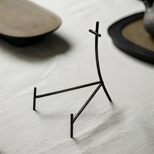 Soporte de cuadro de pintura de caballete de bajo precio para decoración del hogar soporte de caballete de hierro forjado de Metal decorativo Pantalla de suelo ajustable - Product Image 2