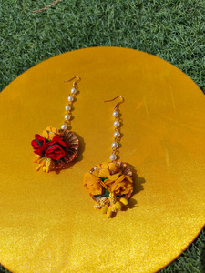 Bijoux ethniques traditionnels faits à la main, écologiques, floraux assortis, Maang Tikka, accessoires de mariée, accessoires de demoiselle d'honneur, pour Haldi et Mehndi - Product Image 5