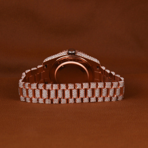 Cadran couleur or rose Montre moissanite entièrement glacée Montre luxueuse en acier inoxydable Cadran vintage Poignet hip hop Personnalisé Hand Mad - Product Image 4