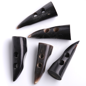 Bascule de corne de buffle et de boeuf naturelle pour vêtements faits à la main Bascule de corne de boeuf de conception unique pour vêtements Bascule de corne légère - Product Image 5