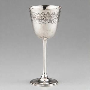 GospelGlow Divine Grace Calice à vin en métal orné Gobelet traditionnel à finition antique pour rituels religieux et autels d'église - Product Image 6