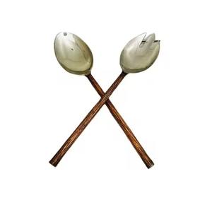 Ensemble de service à salade en métal de luxe avec cuillère et fourchette pour cuisine à domicile - Product Image 1