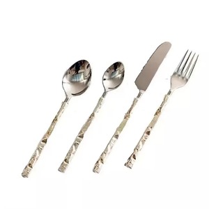 Juego de Cubiertos de Acero Inoxidable, Diseño Elegante de Primera Calidad, Ecológico, Reutilizable, Duradero, Agrega Encanto Instantáneo a Cualquier Ocasión de Cena - Product Image 3