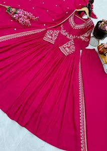 Hermoso Conjunto de Traje de Seda Romana de Corte Ajustado y Secado Rápido con Dupatta, Vestido Tradicional Fácil de Cuidar para Fiestas Casuales y Uso Diario - Product Image 5