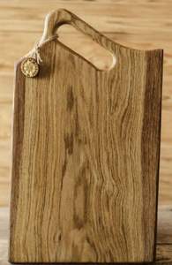 Planche à découper en bois d'acacia et de manguier artisanale avec des tailles personnalisées conçues pour une utilisation élégante à la maison et à l'hôtel Planche à fromage en résine - Product Image 5