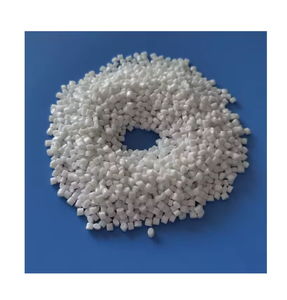 Granulés de PET vierges transparents, matière première plastique de qualité alimentaire - Product Image 1