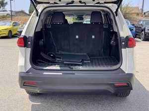 USADO 2024-2025 para Grand XLE AWD R20 Volante a la Izquierda Interior Oscuro Asientos de Cuero ACC en Buen Estado - Product Image 3