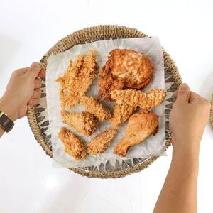 Handcrafted Natural Seagrass <b>MOP</b> Inlay Round Serving Tray with <b>Handle</b> Set 2 Customizable Sizes LVST24-78 Lavihexco Brand Vietnam - Product Image 5