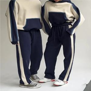 ชุดเสื้อผ้าสองชิ้นชิ้นแบบมีฮู้ดโอเวอร์ไซส์สไตล์2025ปักโลโก้ได้ตามต้องการสำหรับฤดูหนาว - Product Image 4