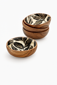 Bol de service en bois d'acacia émaillé avec motif de feuille de fougère monochrome Vaisselle rustique artisanale pour une décoration de salle à manger élégante - Product Image 3