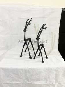Statues d'animaux artificiels en aluminium sculptés en métal élégants pour la décoration de table de la maison et du bureau. - Product Image 3