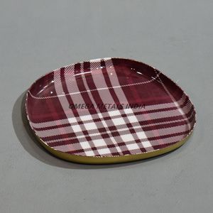 Bandeja decorativa negra con motivo navideño caprichoso Bandeja de servicio de forma redonda para entretener a los invitados - Product Image 6