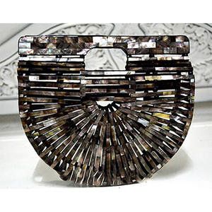 Sacs en coquillages noirs style Tahiti, bijoux en coquillages, sacs en coquillages motif noir Tahiti, artisanat en coquillages d'Indonésie - Product Image 5