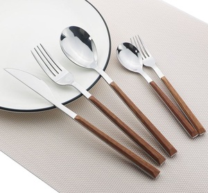 Elegante Juego de Cubiertos de Acero Inoxidable con Mangos de Madera de Primera Calidad Diseñados para una Durabilidad Prolongada y un Aspecto Elegante - Product Image 6