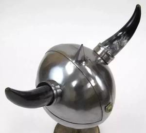 Casco de cuerno vikingo medieval temprano, casco de disfraz griego portátil para acampar y cuchillos de Recreaciones históricas - Product Image 1