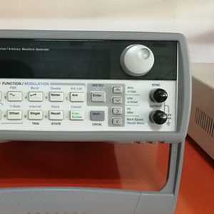Nouveau générateur de formes d'onde Agilent 33120A, source de signal 15 MHz, fabriqué aux États-Unis, matériau en silicium, garantie 1 an - Product Image 4