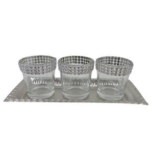 Plateau Rond Avec Trois Votives En Nickel Argent Antique Avec Beats Décoratifs Articles Ménagers Bureau Restaurants Hôtels Intérieur Maison - Product Image 1