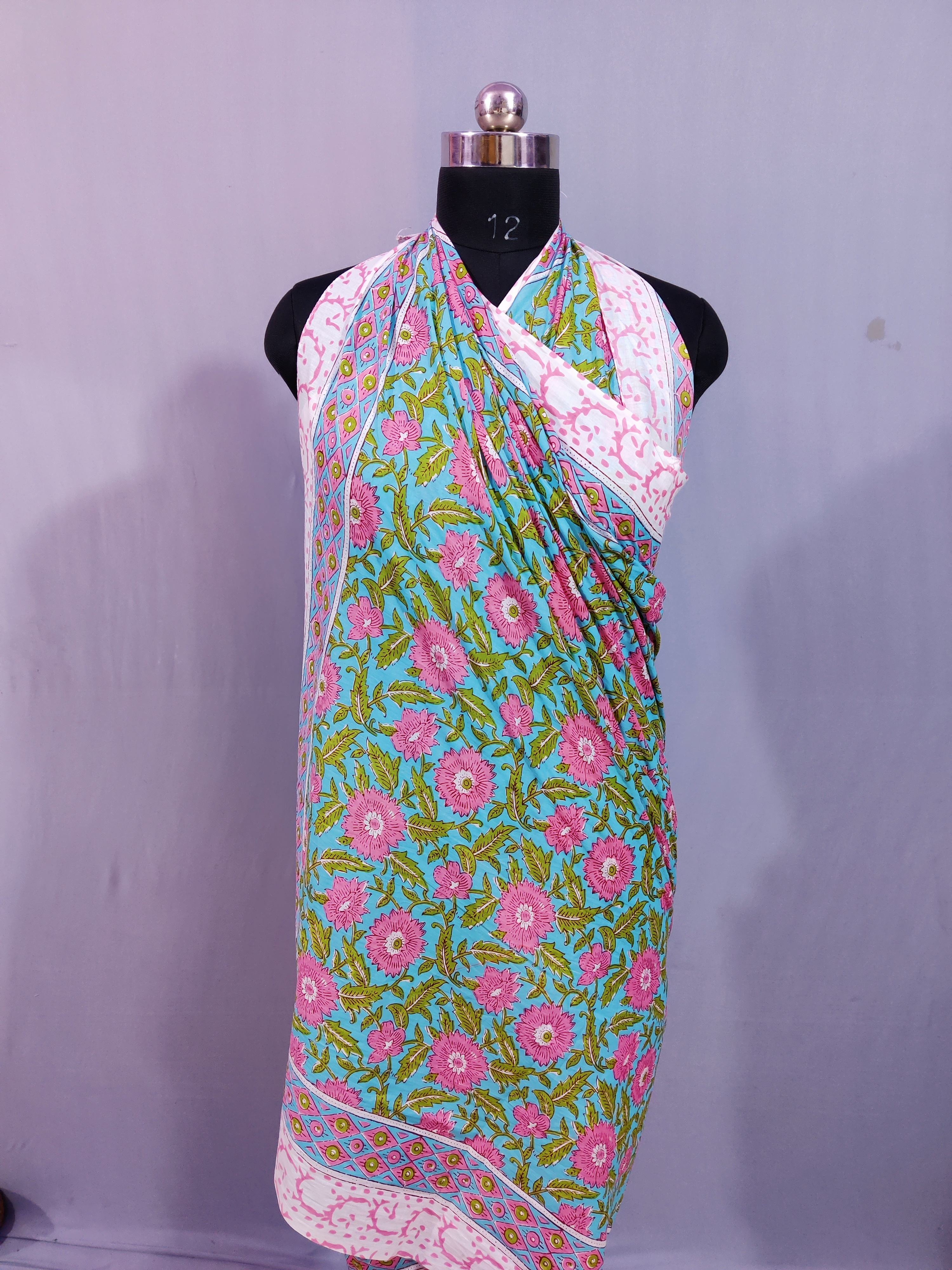 มีสีเขียวขุ่น