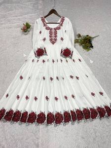 ชุดเสื้อและผ้าคลุมแบบ Anarkali สไตล์บอลลีวูด ผ้าจอร์เจตต์ งานปักลายสวยงามคุณภาพดีที่สุด ราคาขายส่ง - Product Image 2