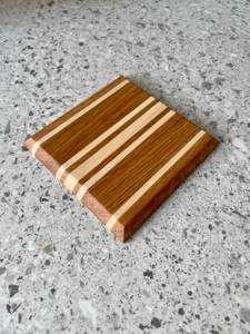 Juego de 3 posavasos cuadrados de nogal perfectos para el hogar, el hotel, el restaurante, el uso de mesa y el elegante accesorio de comedor a los mejores precios - Product Image 3