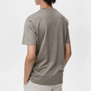 Camiseta cómoda y suave de tela 100% algodón para hombre con acabado limpio y estilo informal, ideal para usar el fin de semana o el uso diario - Product Image 3