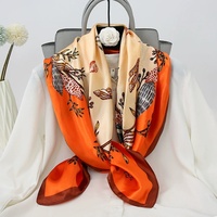 Foulard en satin imprimé cachemire multicolore personnalisé OEM ODM carré de 90cm pour accessoires de mode pour femmes