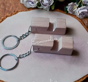 Porte-clés pendentif en bois de conception mince légère et créative Porte-clés en bois personnalisé Porte-clés gravés en bois pour cadeau - Product Image 2