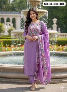 Conjunto de Kurti de Seda Romana de Alta Calidad Hecho a Mano para Mujer, con Dupatta Jacquard y Pantalón, en Existencia - Product Image 2