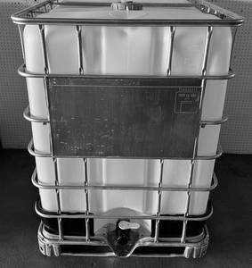 Réservoir de stockage IBC en HDPE de 1000 LT avec pompe et réservoir sous pression pour le stockage de liquides et d'eau dans les fermes - Product Image 5