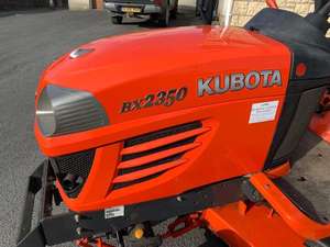 Venta caliente Kubota BX2350 4x4 Mini Tractor agrícola para cortar el césped y el cuidado del jardín con componentes básicos del motor - Product Image 4