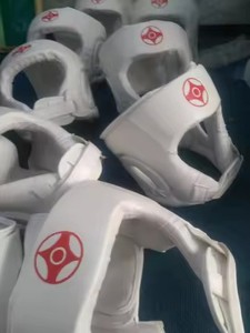 Kyokushin Guantes de Karate con Banda Larga Kyokushin Karate Sparring Entrenamiento Guantes de Competición - Product Image 6