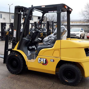 Meilleur prix pour les chariots élévateurs diesel d'occasion de 2 et 3 tonnes, originaux CAT GP25K, avec une machine robuste et performante pour les industries de vente au détail - Product Image 1