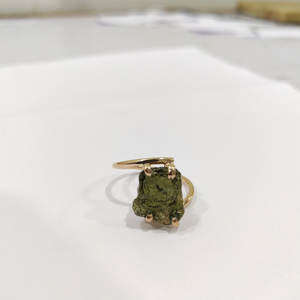 Genuino auténtico anillo de piedras preciosas de moldavita hermoso diseño hecho a mano regalo para su regalo de compromiso para su regalo de aniversario - Product Image 2