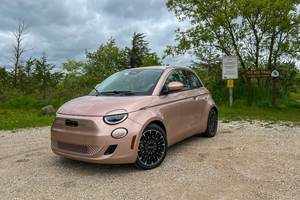 Mejor Proveedor de FIAT 500e FWD Usado de 2024 Extremadamente Impecable - Product Image 3