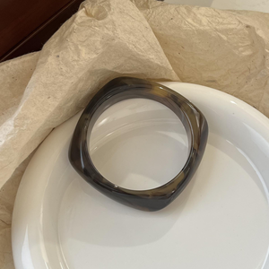 กำไลข้อมืออะคริลิคสำหรับผู้หญิงทรงสี่เหลี่ยมลายฮาโลย้อมสีใหม่ - Product Image 3