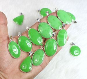 Vente en gros d'hémimorphite verte naturelle de style bohème pendentif en pierre précieuse collier de perles de cristal bijoux de charme pour la vente au détail - Product Image 3