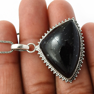 Trillion Shape Black Tourmaline Gemstone Classy Pendant 925 Sterling Silver Joyería hecha a mano Precio al por mayor Proveedor a granel India - Product Image 4