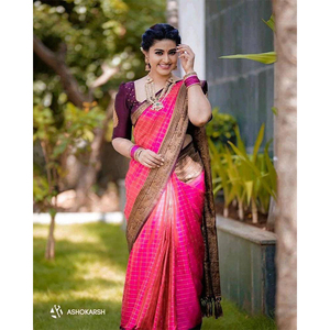 Distributeur en vrac vendant la meilleure qualité nouvelle collection de saris de créateur sari en soie lichi souple avec bordure jacquard à vendre - Product Image 1
