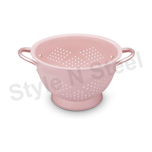 Passoire Z en acier inoxydable de qualité supérieure avec une poignée en fil métallique lourd de couleur rose et un design classique élégant - Product Image 1