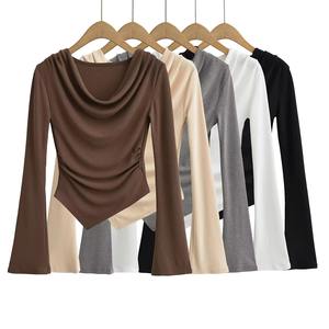 T-shirt pour femme coupe décontractée avec manches courtes à col rond confortable et design léger et respirant parfait pour une tenue quotidienne - Product Image 1