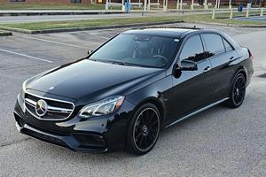 Mercedes-Benz E63 S AMG Sedán 2015 Usado en Excelentes Condiciones - Product Image 1
