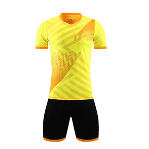 Service OEM d'uniformes de football, maillot d'équipe respirant et léger de haute qualité, ensemble short, nom d'équipe personnalisé, conçu pour l'entraînement - Product Image 4