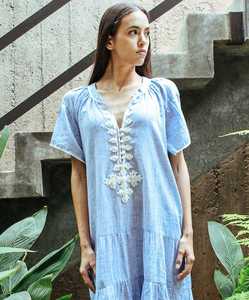 ชุดเดรสคลุมเข่าที่เป็นมิตรต่อสิ่งแวดล้อมของ Uxbridge ใช้งานได้หลายโอกาสสานเป็นชั้นได้ทั้งกลางวันและกลางคืน - Product Image 5