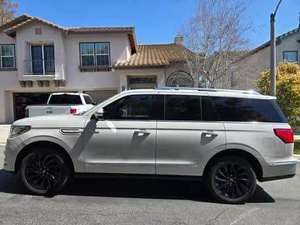 Lincoln Navigator Reserve 2024, SUV de Lujo con Interior Claro, Motor de 4L de Aspiración Natural, Transmisión Automática, Tracción en las Cuatro Ruedas, Asientos de Cuero, Cruiser - Product Image 5