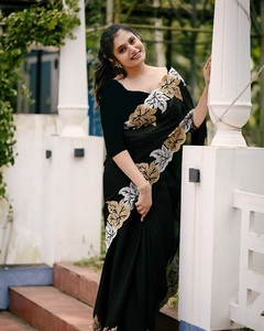 Indiase Boetiekontwerper Satijn <span class=keywords><strong>Chiffon</strong></span> Zijde <span class=keywords><strong>Saree</strong></span> Exclusieve Chique Nieuwste Georgette Premium Kwaliteit <span class=keywords><strong>Saree</strong></span> Sari Premium Kwaliteit - Product Image 1