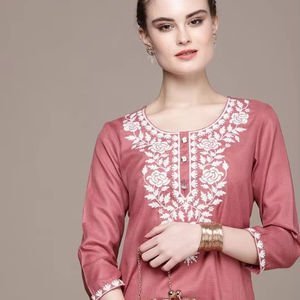 Mujeres Floral Yoke Design Regular puro algodón Kurta con pantalones indio Pakistán Salwar kameez - Product Image 1