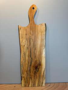 Planche à découper en érable spalté à bord vivant faite à la main, 35/11 pouces, planche en bois massif avec motif unique pour la cuisine et le service - Product Image 3